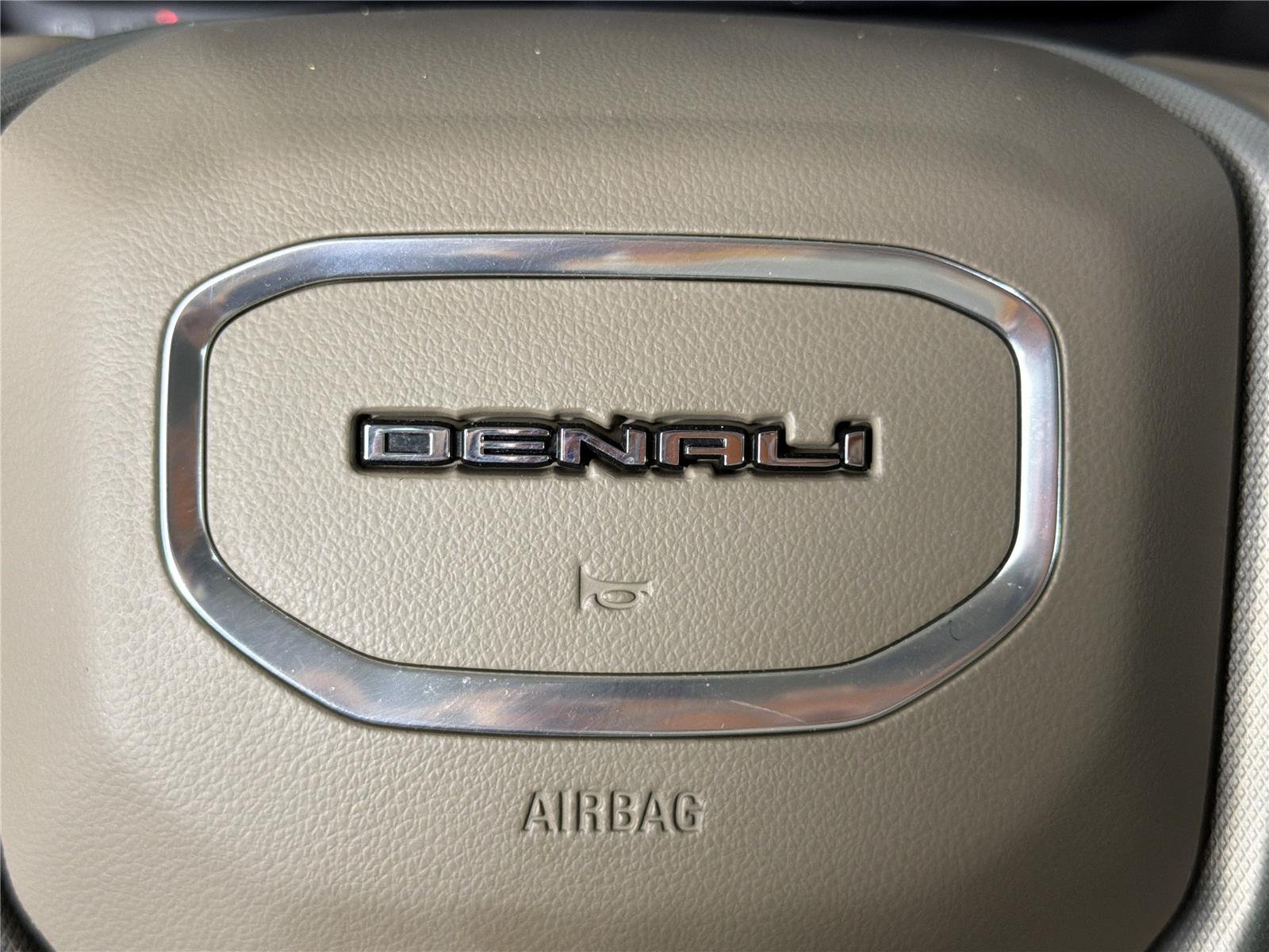 2023 GMC Yukon Denali - Photo 28