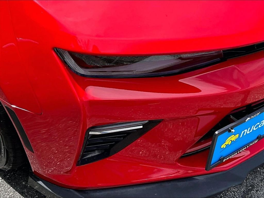 Used 2017 Red Chevrolet SS image 31
