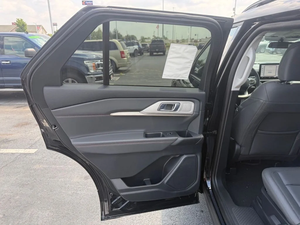 New 2026 Agate Black Metallic Ford Active image 31