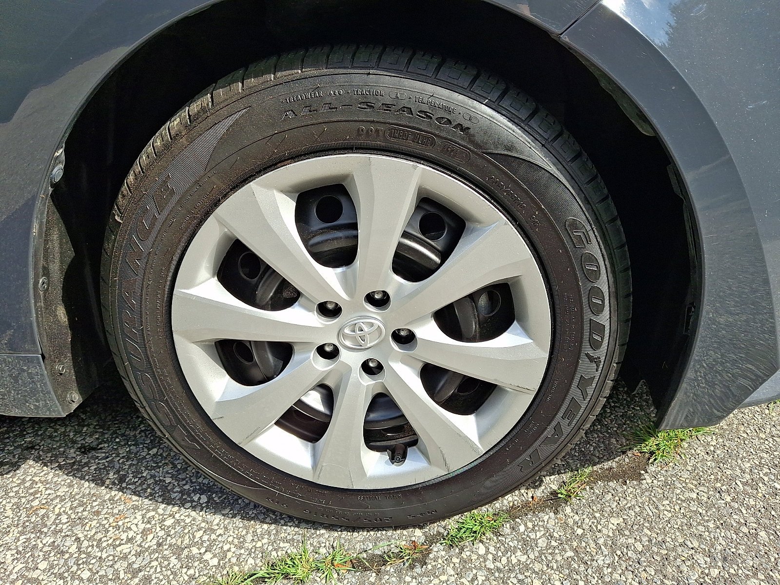 Used 2024 Underground   1L7 Toyota LE image 7