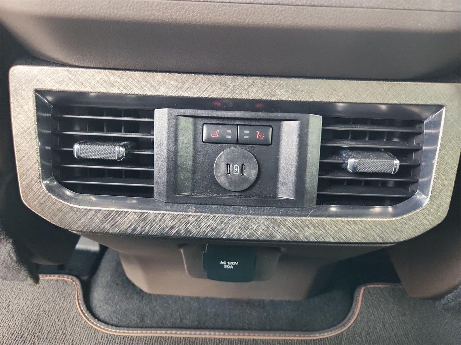 2025 Ford F-250 photo 22 of 35