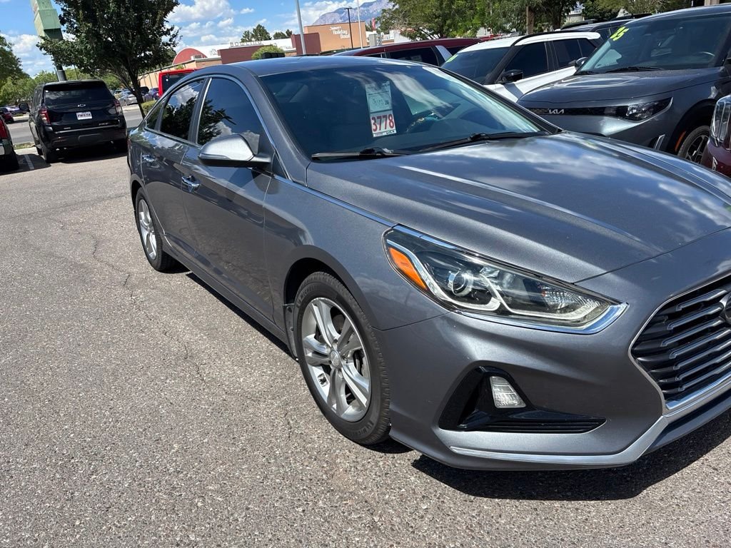 Used 2018 Gray Hyundai SEL image 1