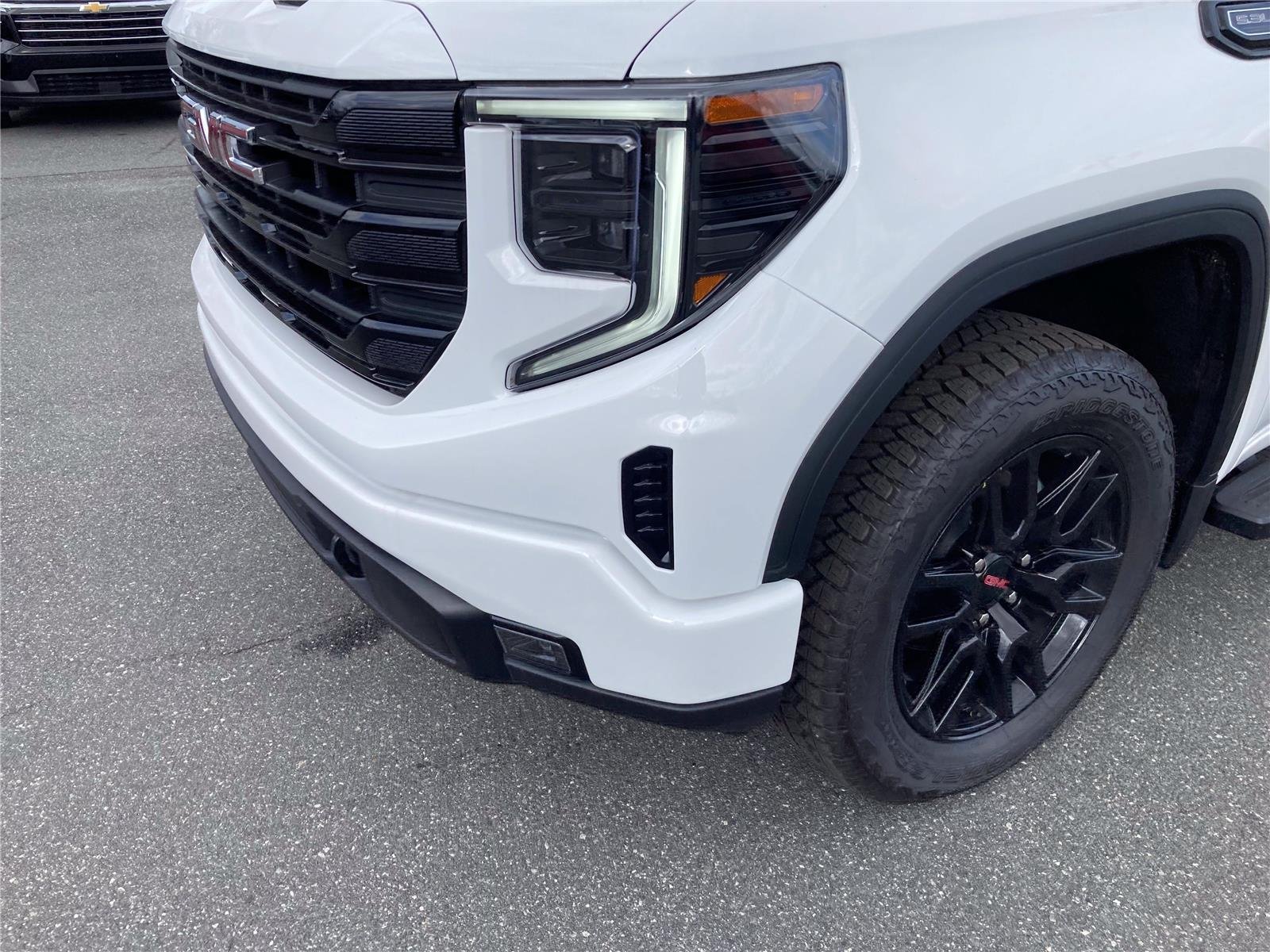 New 2026 Summit White GMC Elevation image 11