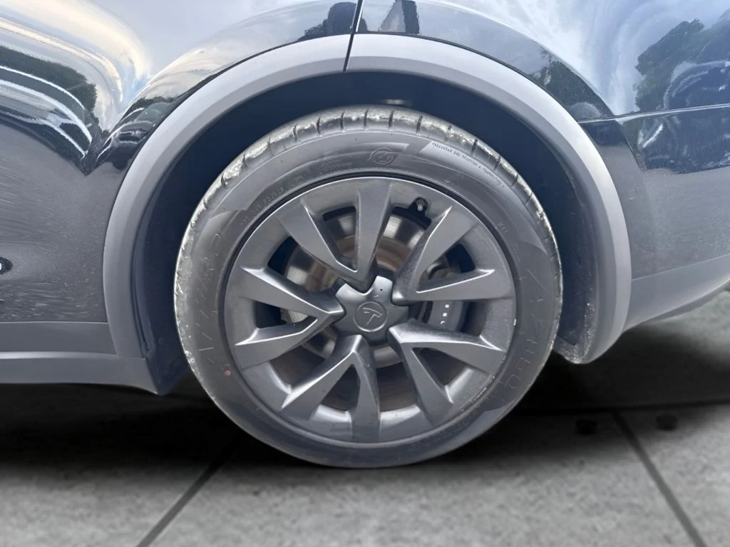 Used 2020 Black Tesla Long Range image 23
