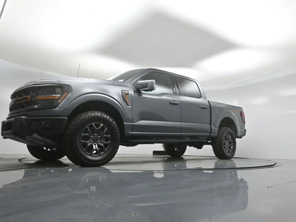 New 2026 Carbonized Gray Metallic Ford Tremor image 43