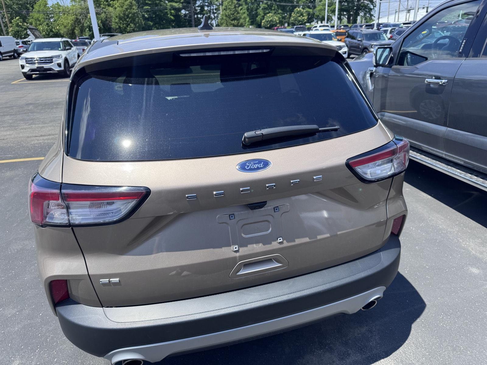 Used 2021 Desert Gold Ford SE image 5