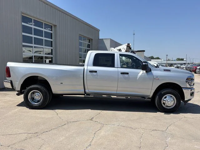 New 2026 Silver Ram Tradesman image 2