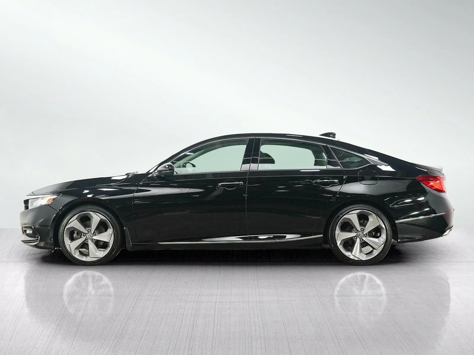 Used 2020 Honda Accord Touring with VIN 1HGCV1F90LA802624 for sale in Burnsville, Minnesota