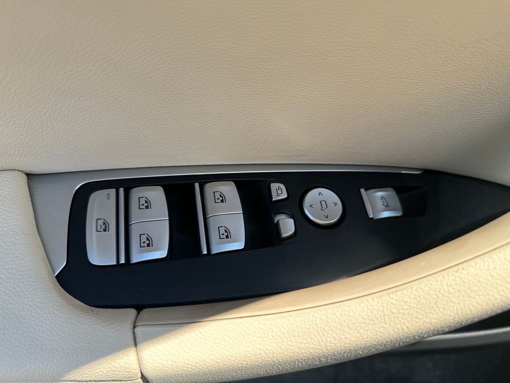 Certified Used 2023 Alpine White BMW xDrive30i image 10