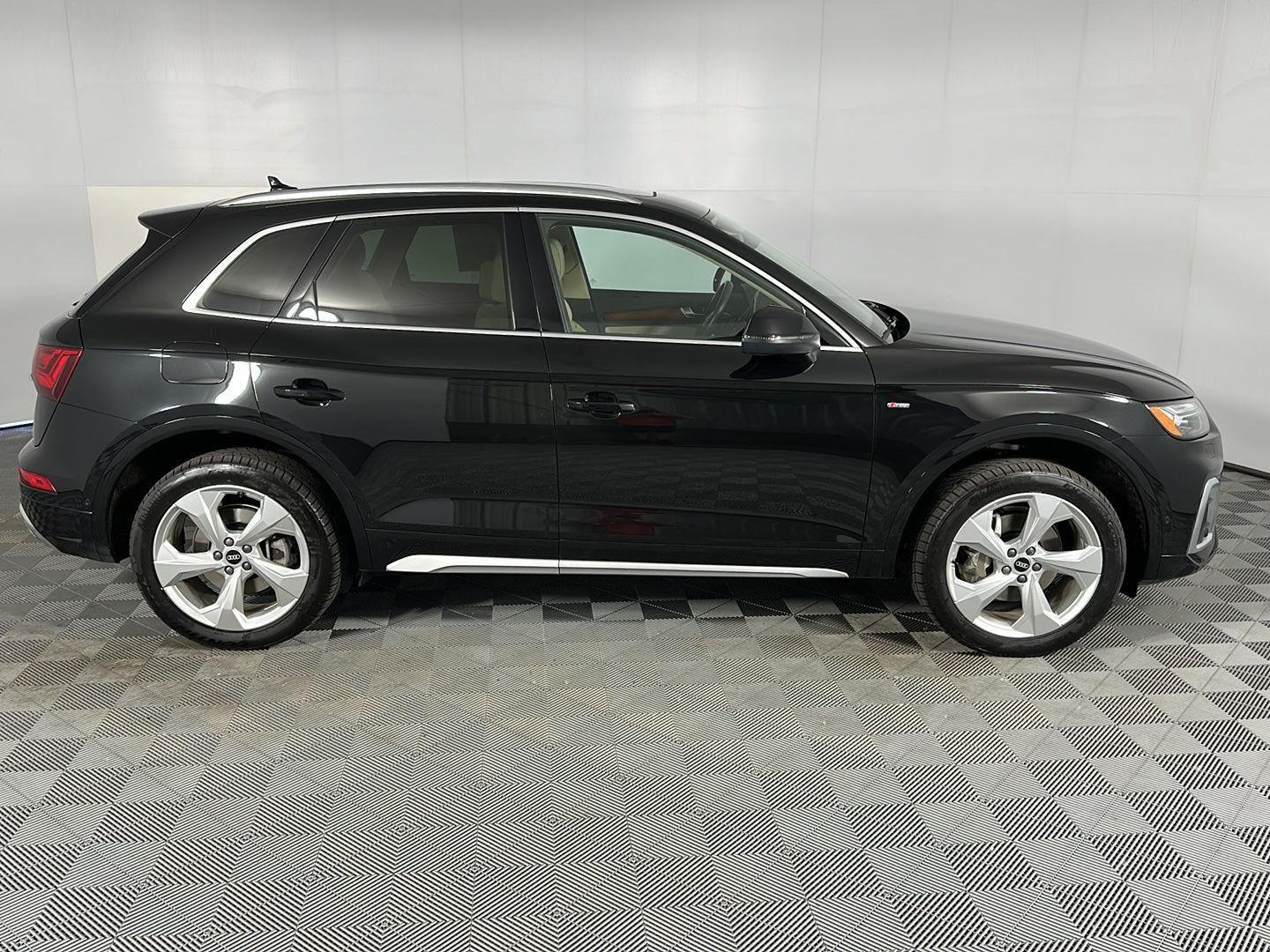Used 2023 Mythos Black Metallic Audi S line Prestige image 4