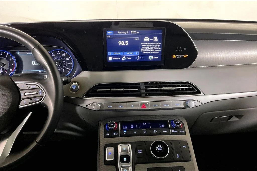 Used 2021 White Hyundai SEL image 5