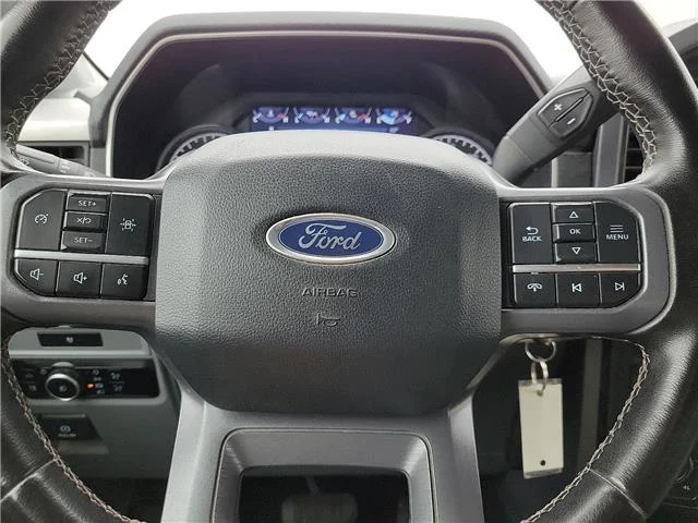 Used 2023 Oxford White Ford XLT 4x4 SuperCrew Cab 5.5 ft. box 145 in. WB image 19