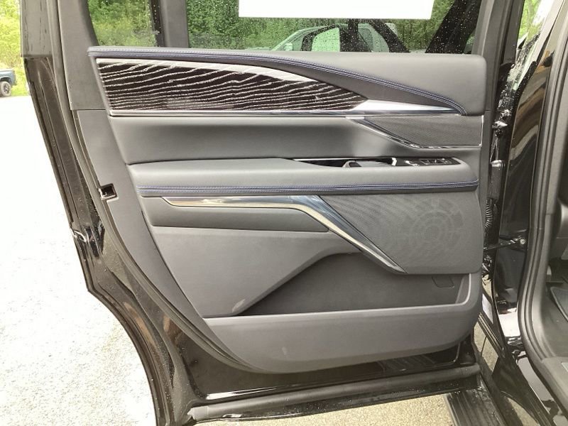 2025 Cadillac Escalade IQ Luxury 1 - Photo 9