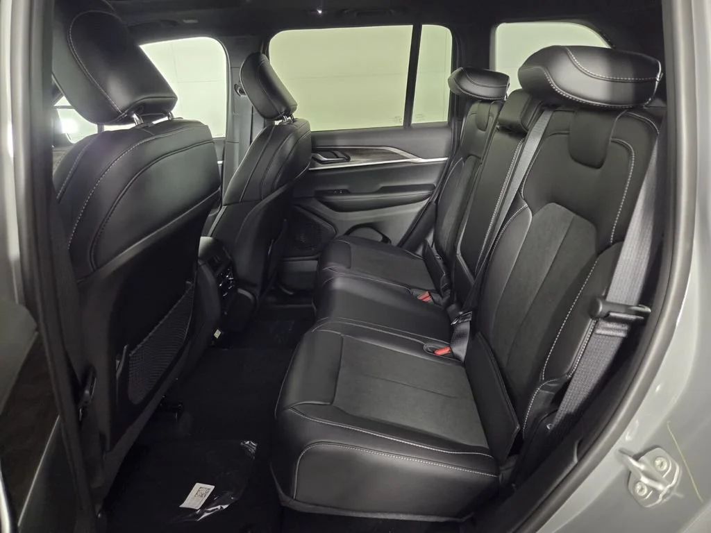 New 2027 Sting-Gray Clearcoat Jeep Laredo Altitude image 16