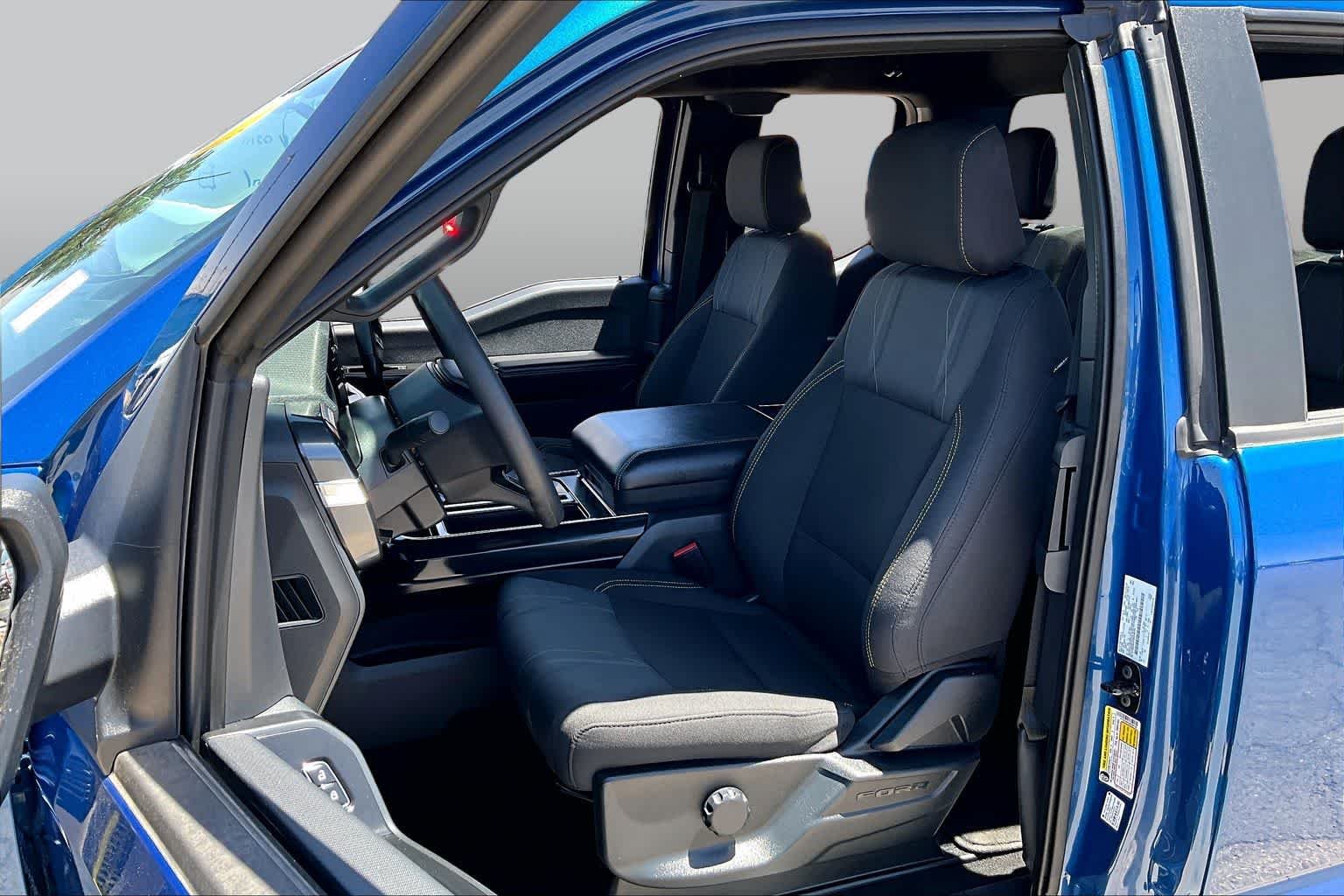 Used 2025 Atlas Blue Metallic Ford STX image 8