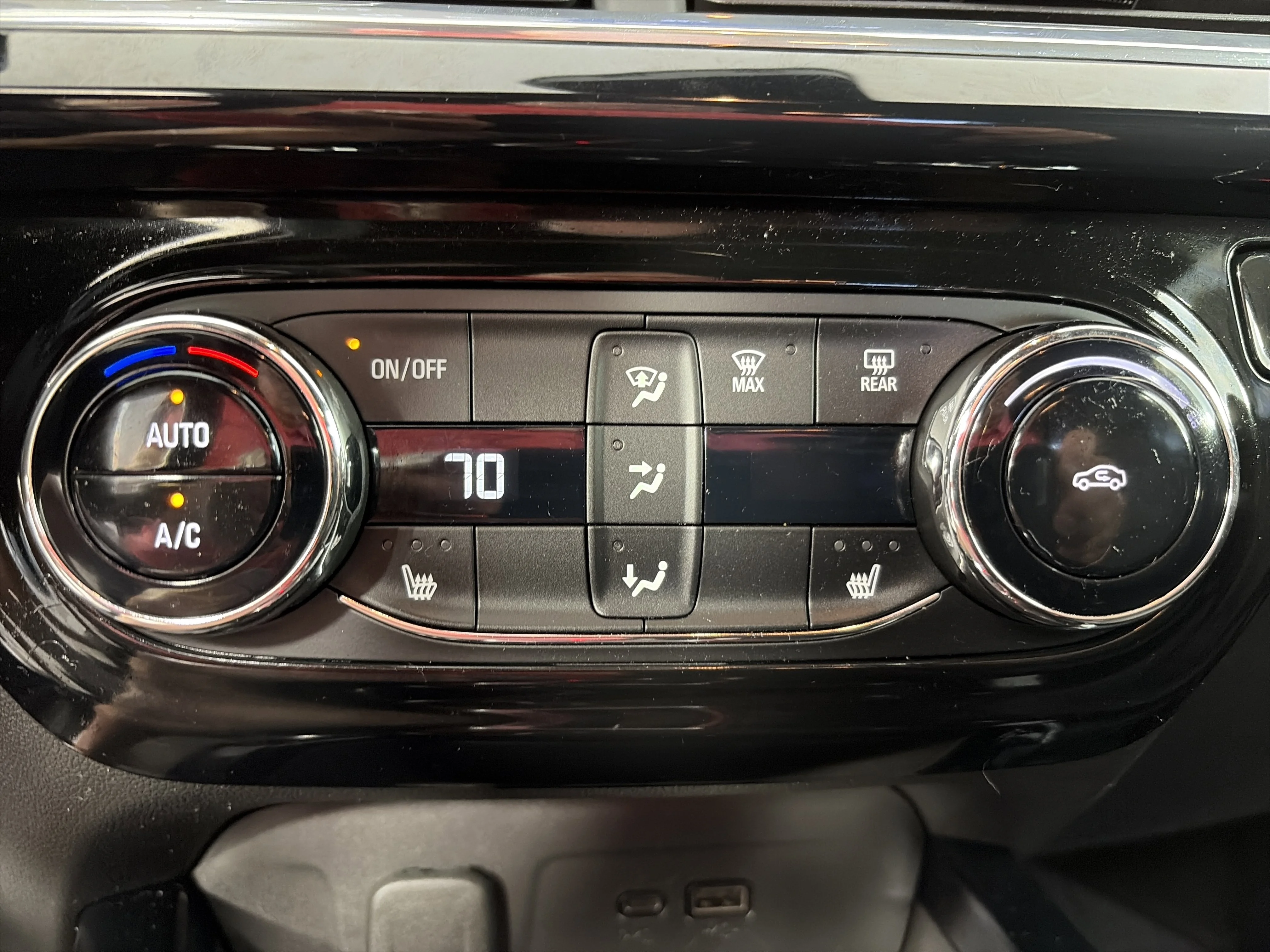 2025 Chevrolet Trax RS - Photo 20