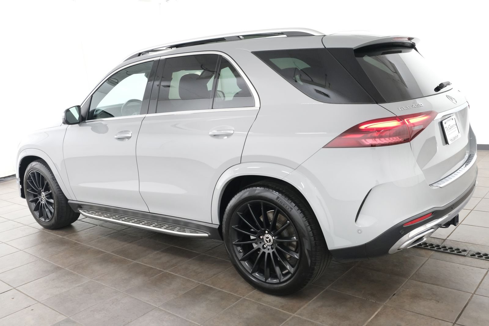 Used 2024 MANUFAKTUR Alpine Gray Mercedes-Benz GLE 450 image 4