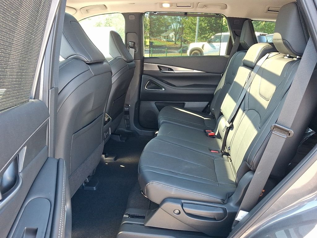 Used 2026 Gray INFINITI LUXE image 6