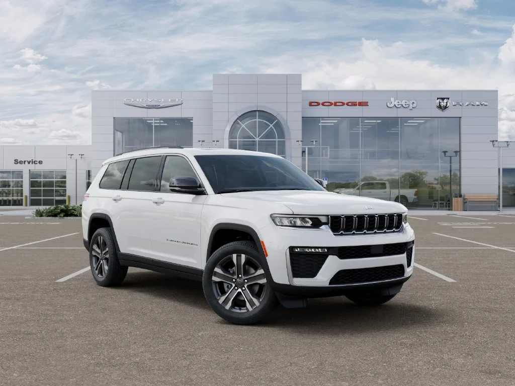 New 2027 Bright White Clear-Coat Paint Jeep Limited image 5