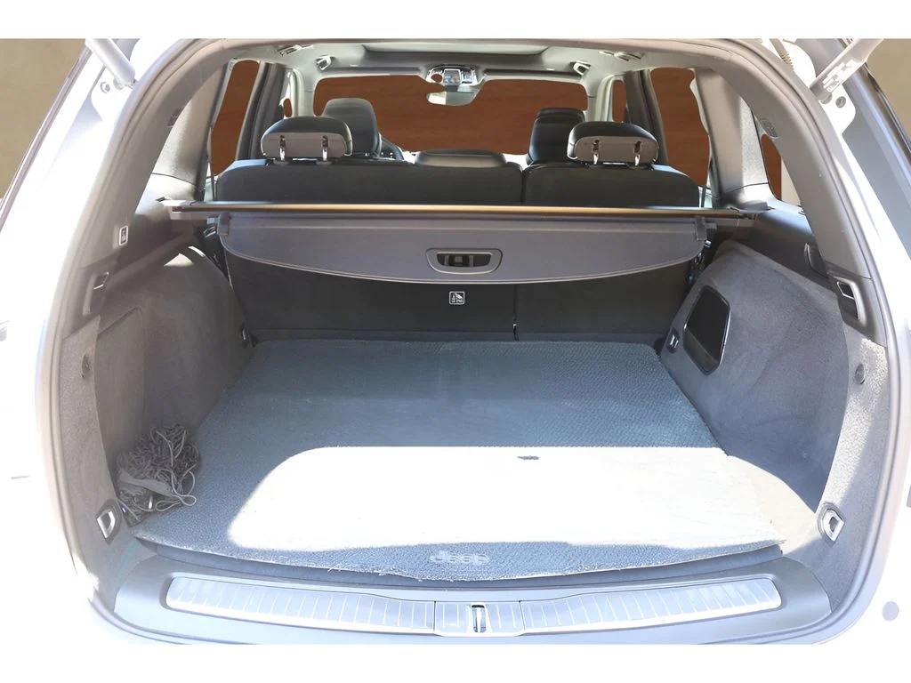 Used 2023 White Jeep Summit 4xe image 19