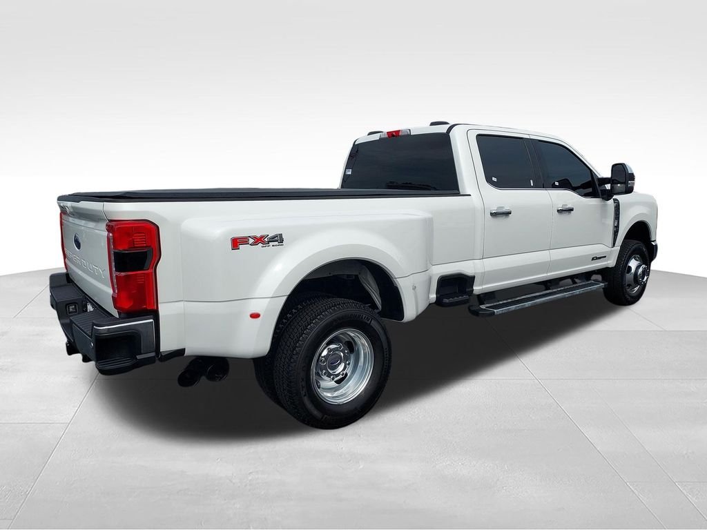 Used 2025 White Ford Lariat image 5