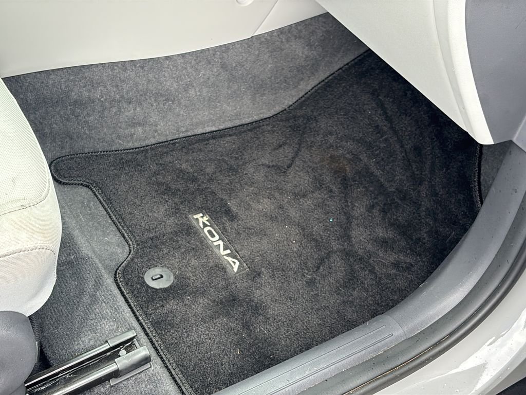 2024 Hyundai Kona SE - Photo 39