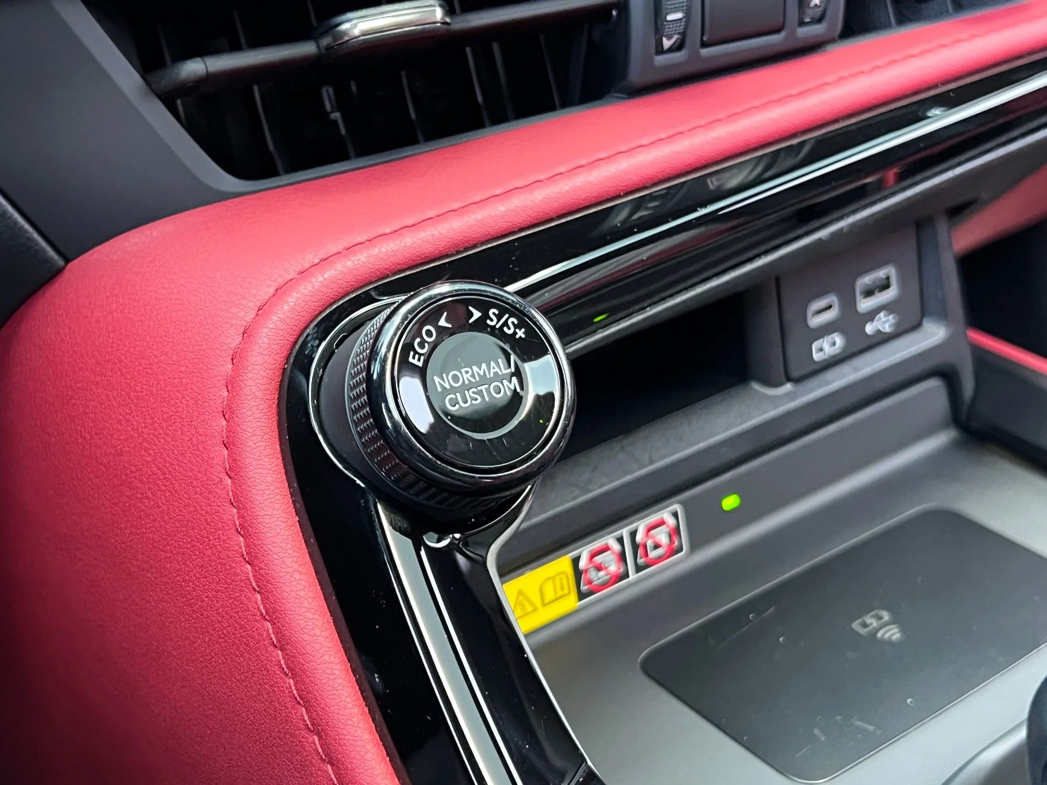 Used 2024 Silver Lexus 350 F SPORT Handling image 29