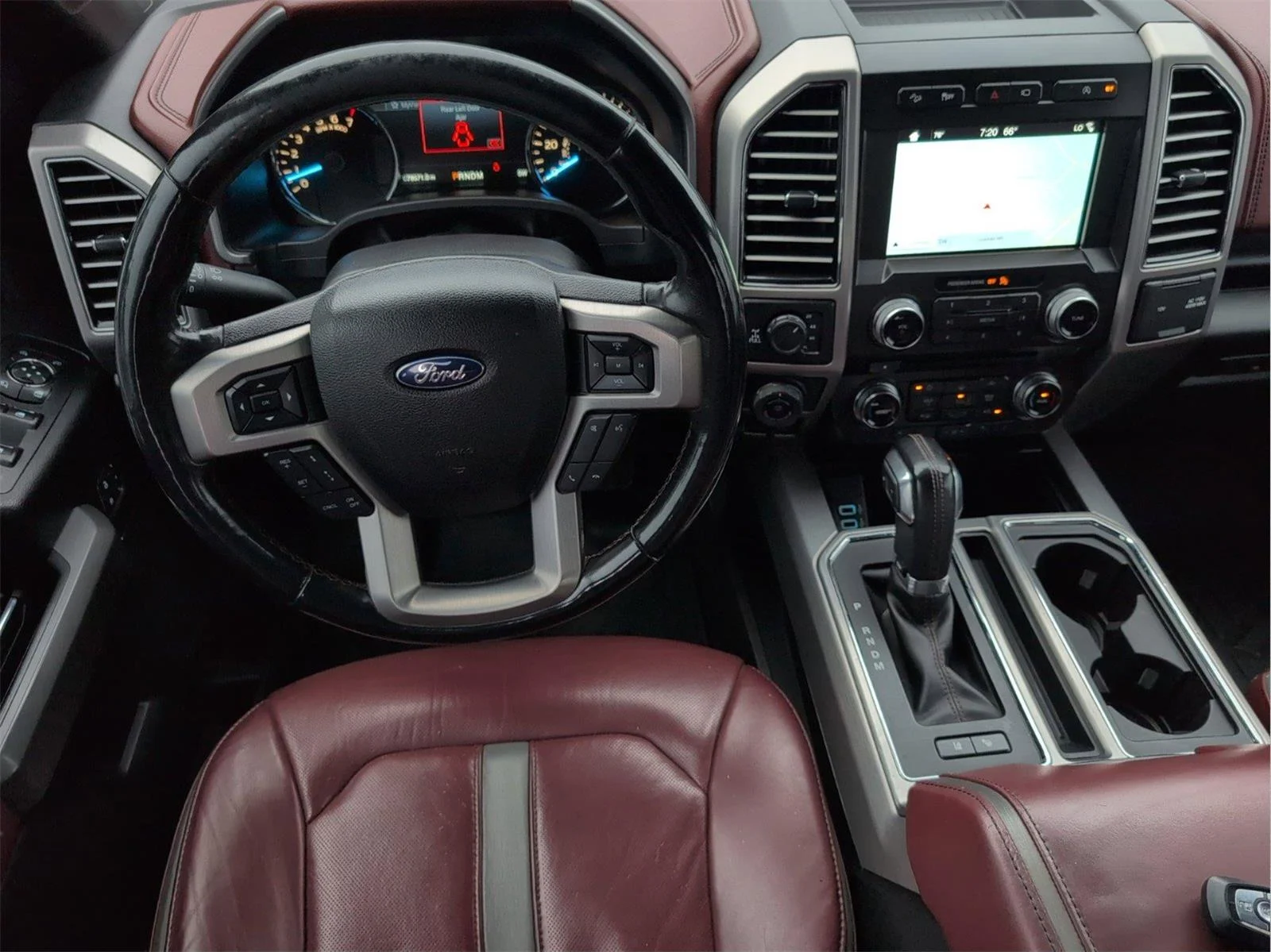 Used 2018 White Platinum Metallic Tri-Coat Ford Platinum image 30