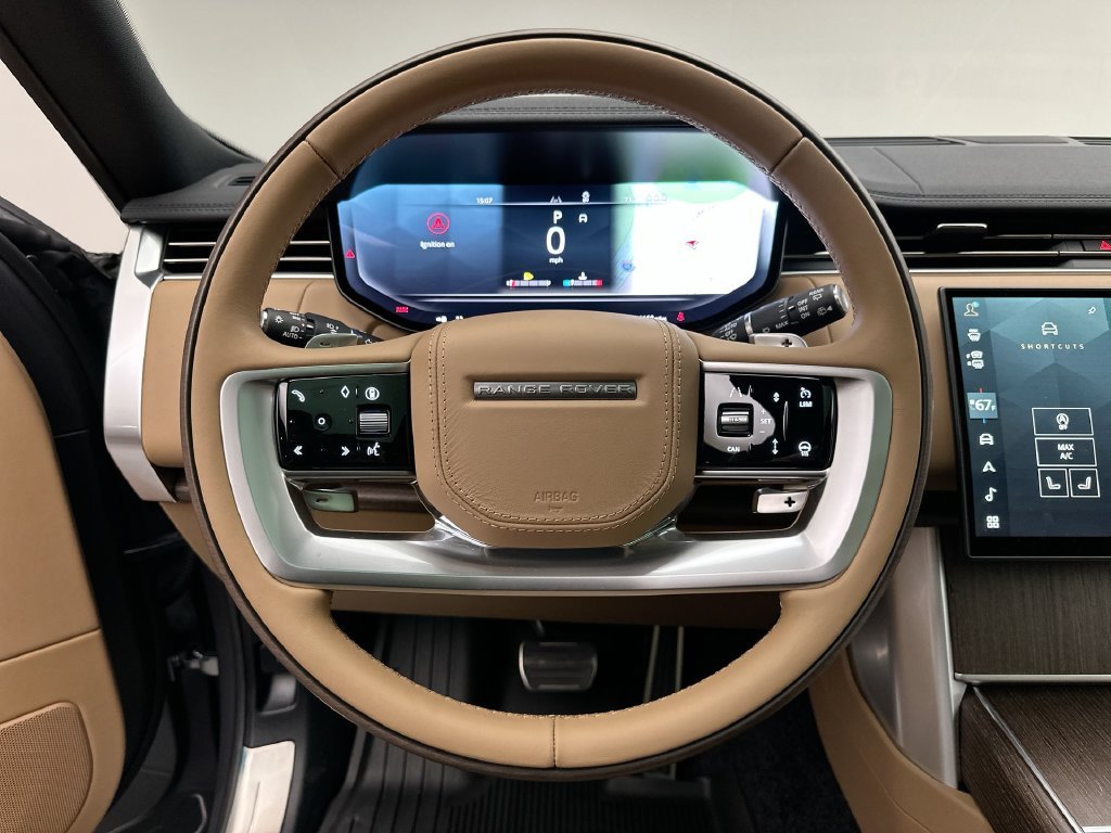 New 2027 Eiger Grey Metallic Land Rover SE image 14