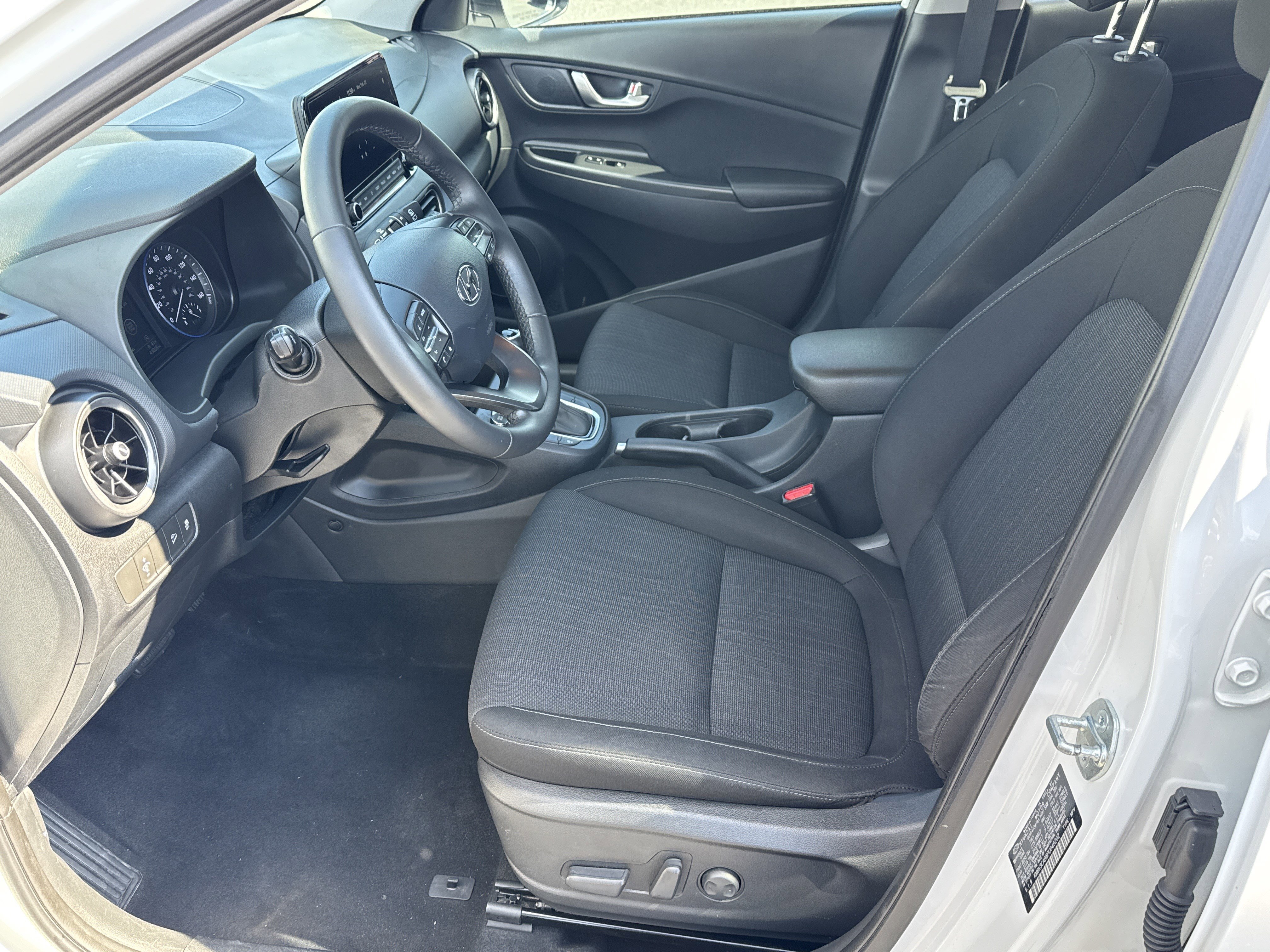 Used 2023 Lunar White Hyundai SEL image 11