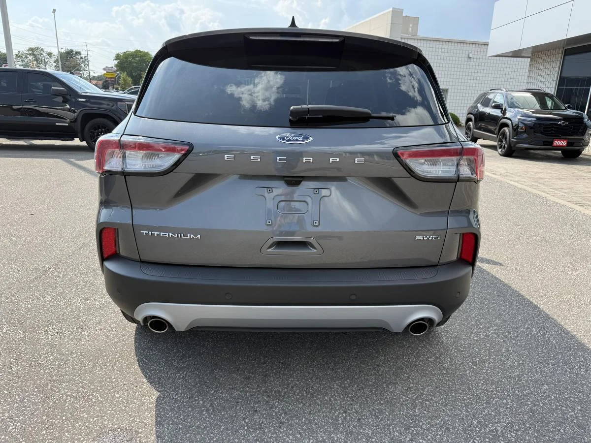 Used 2022 Grey Ford Titanium Awd image 4