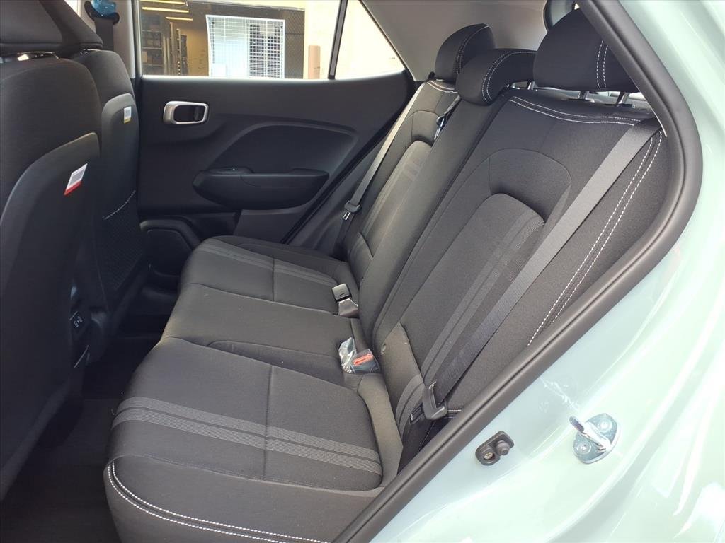 2026 Hyundai Venue SEL photo 4