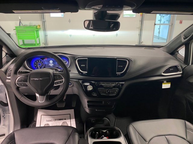 2026 Chrysler Pacifica Select - Photo 16