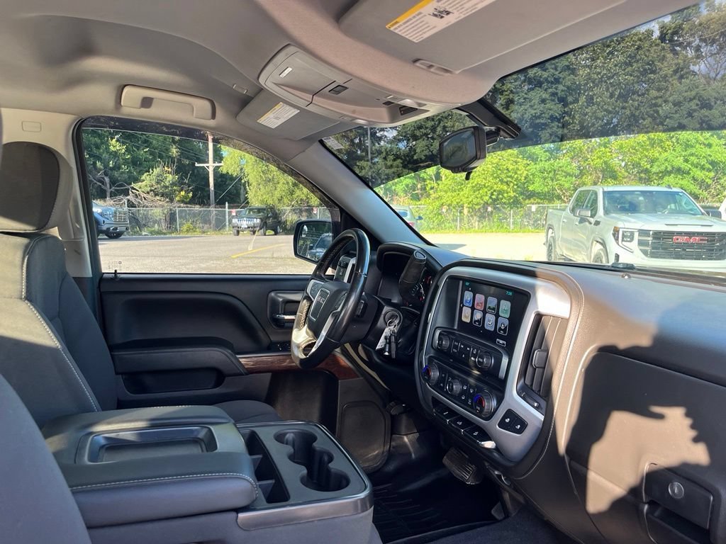 Used 2019 RED QUARTZ TINTCOAT GMC SLE image 38