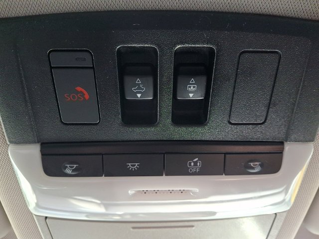 Used 2021 Gray Nissan SL image 29