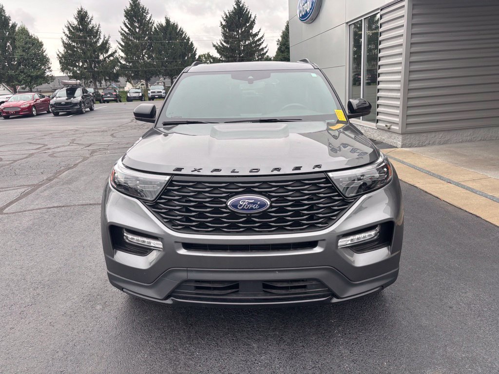 Used 2024 Gray Metallic Ford ST-Line image 10
