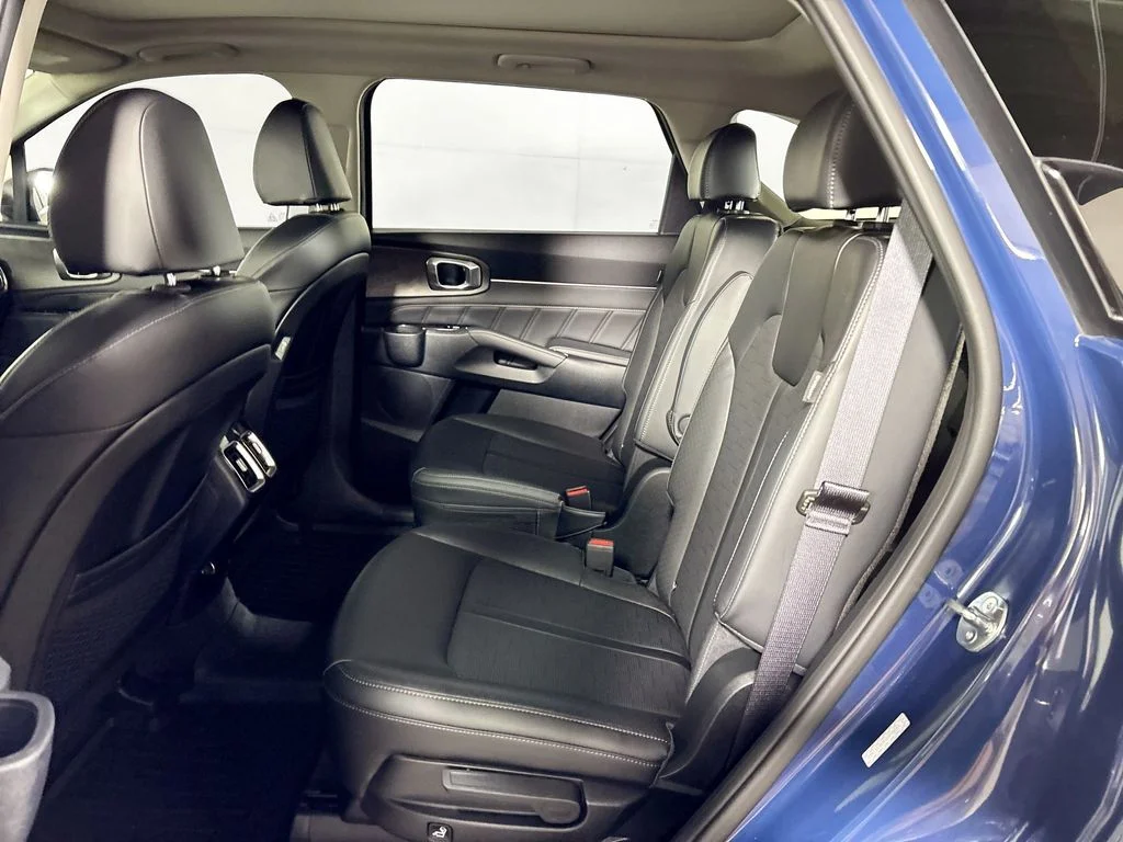 Used 2025 Black Kia X-Line SX image 21