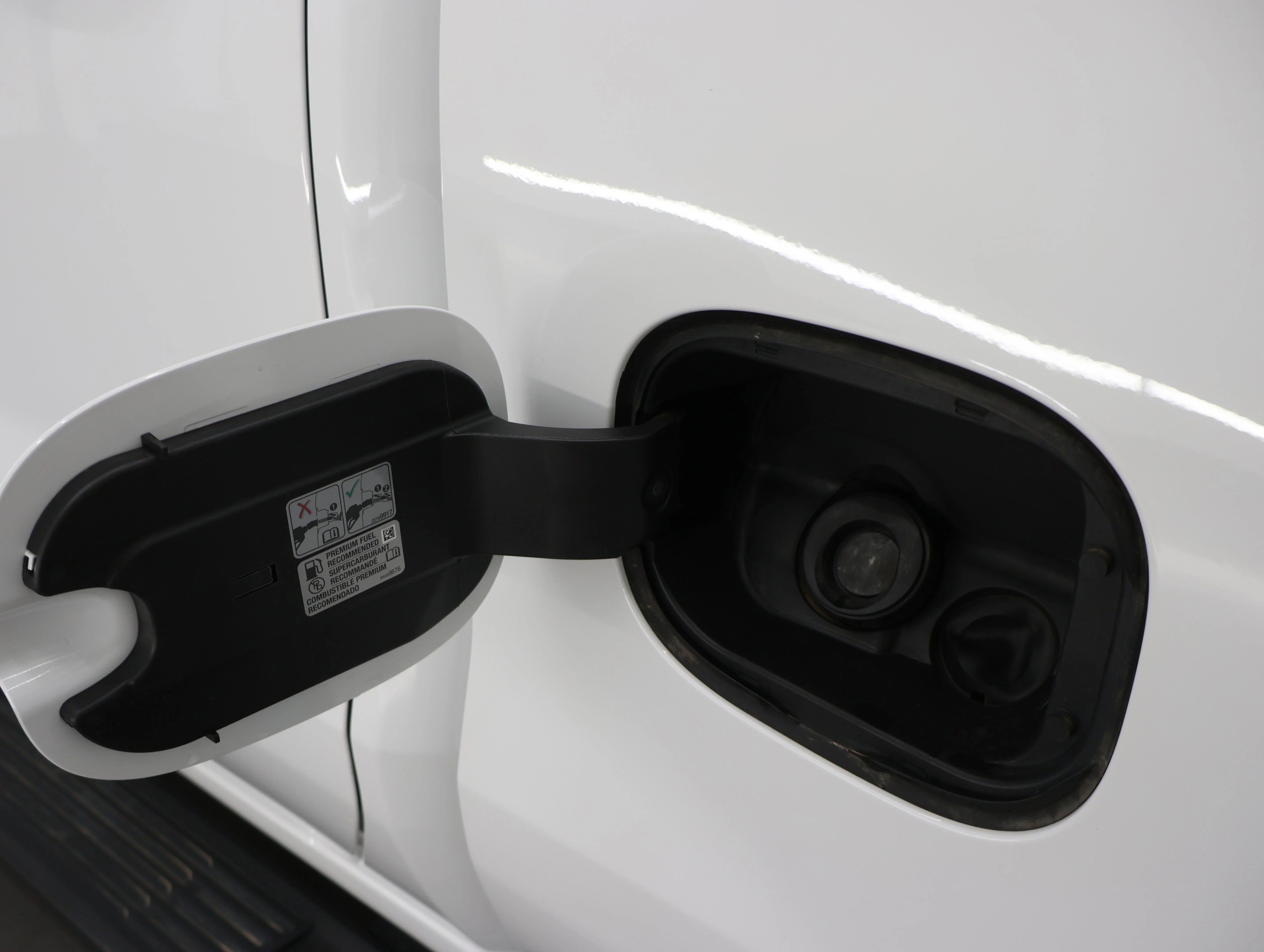 Used 2023 Summit White Chevrolet RST image 29