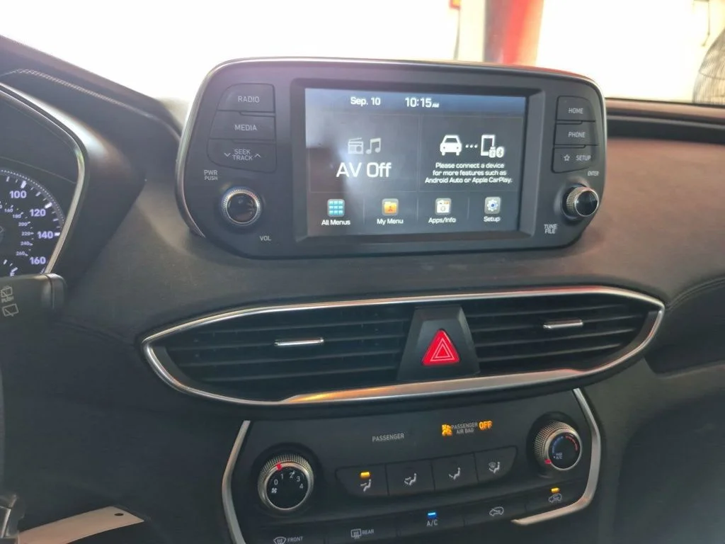 Used 2019 Blue Hyundai SE image 11