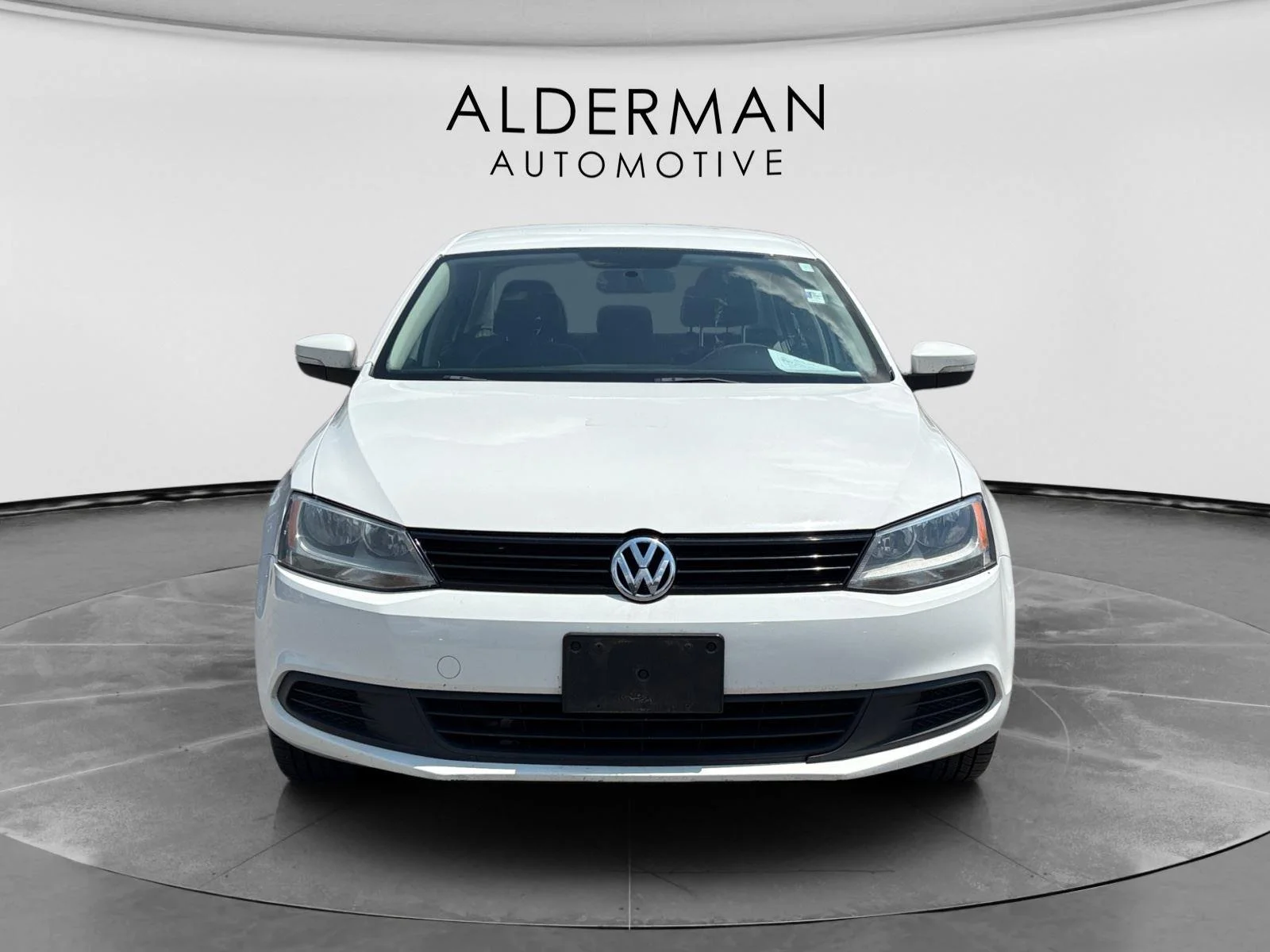 Used 2012 Candy White Volkswagen SE image 6