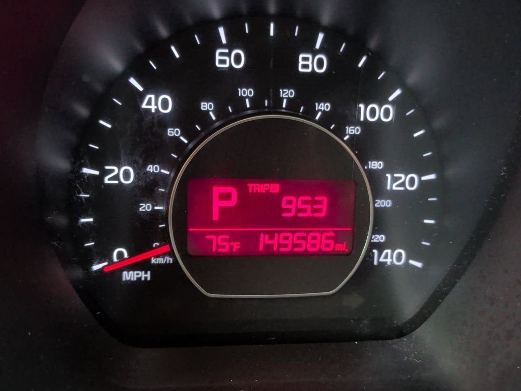 Used 2017 Silver Kia Base image 16