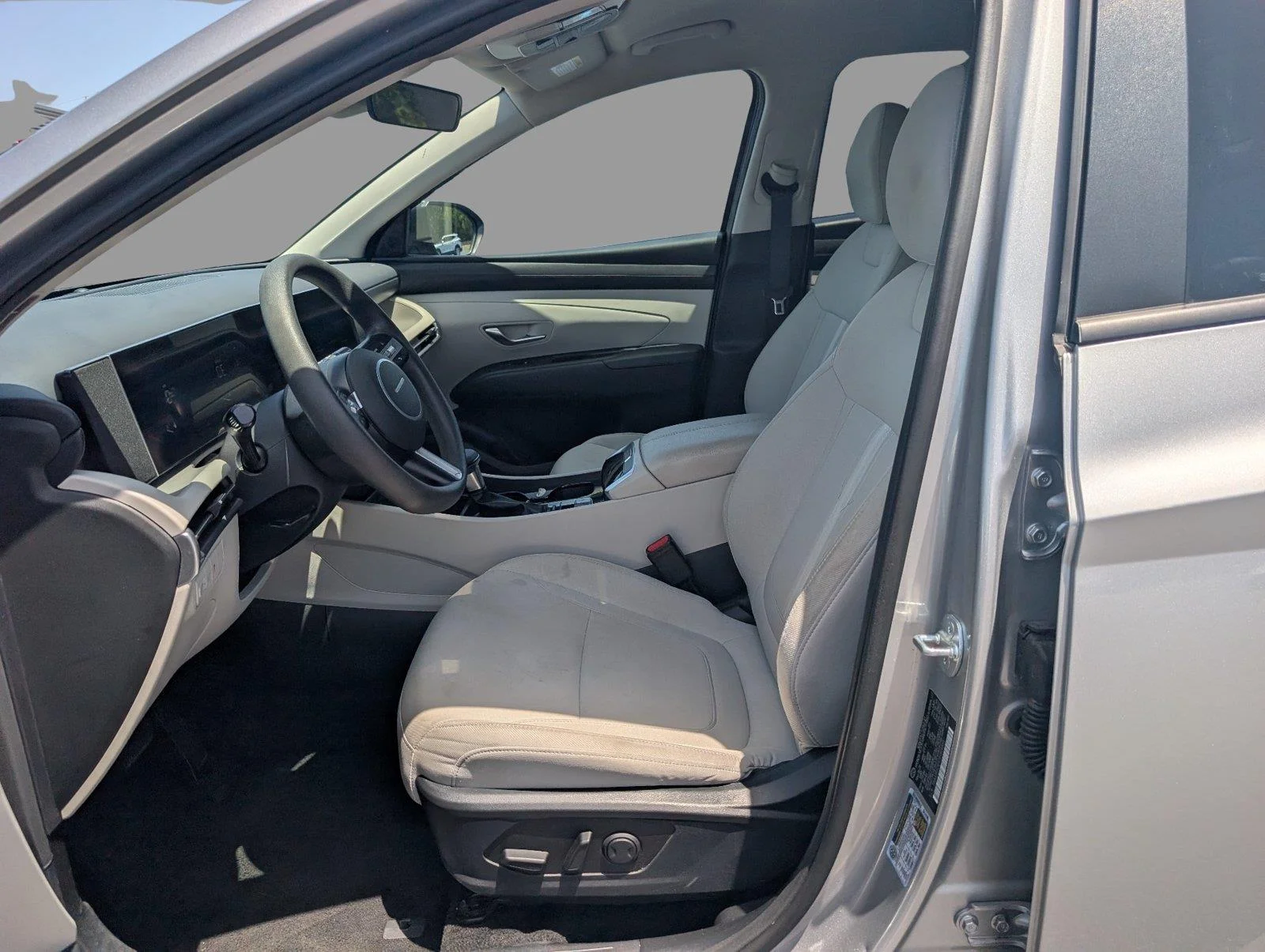 Used 2025 Shimmering Silver Hyundai SEL image 12