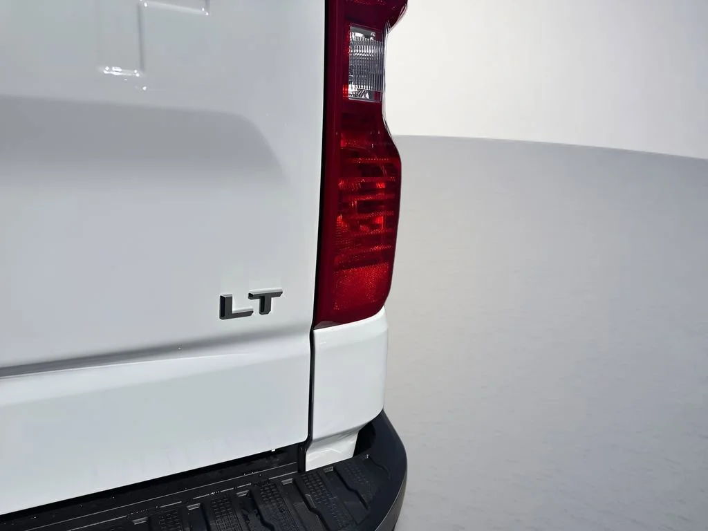 Used 2025 Summit White Chevrolet LT image 35