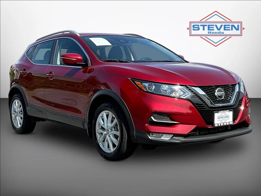 Used 2021 Scarlet Nissan SV image 1
