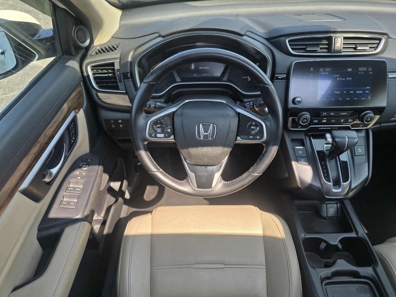 Used 2017 White Honda EX-L image 23