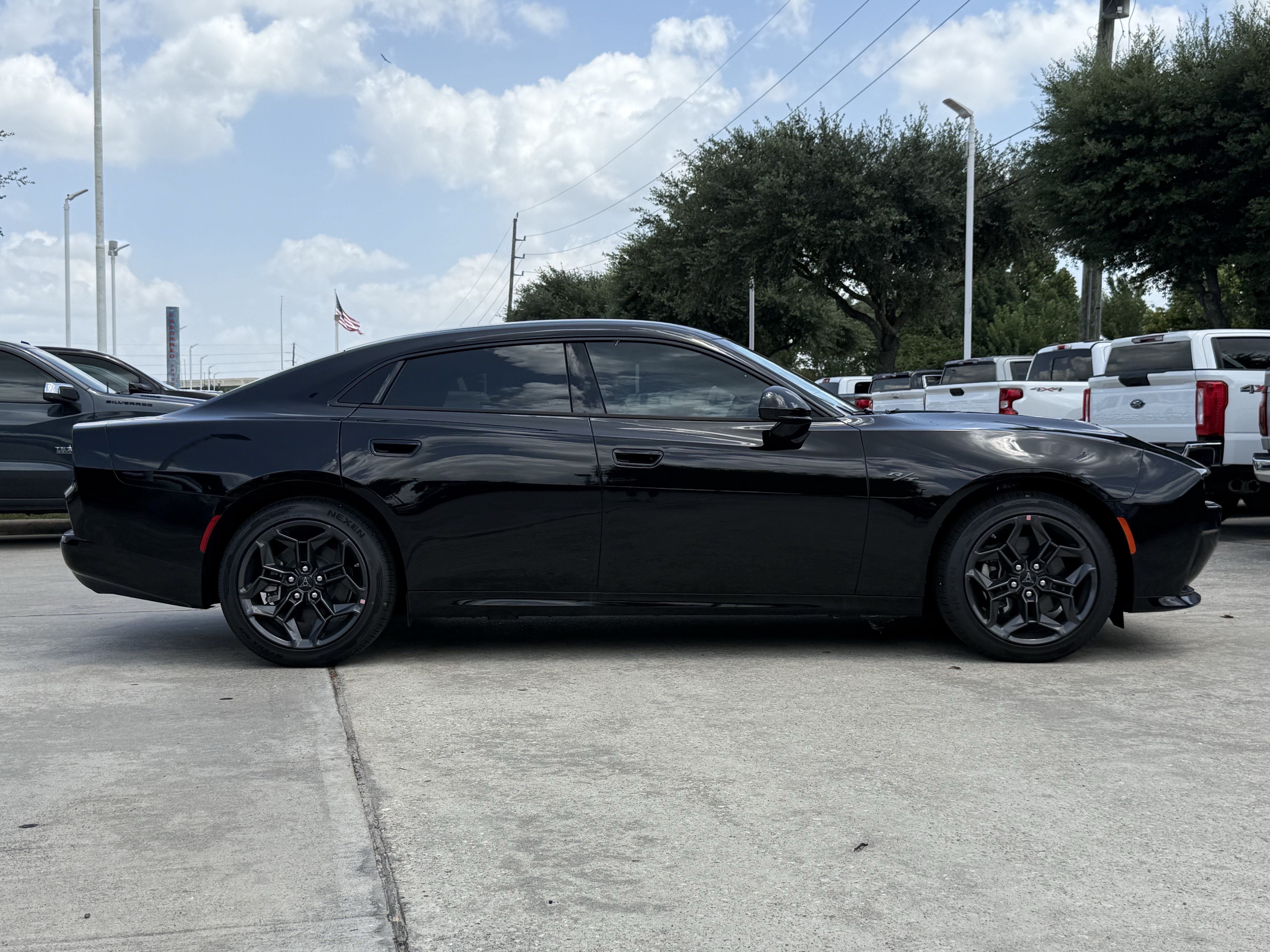 New 2026 Diamond Black Crystal Pearlcoat Dodge R/T image 3