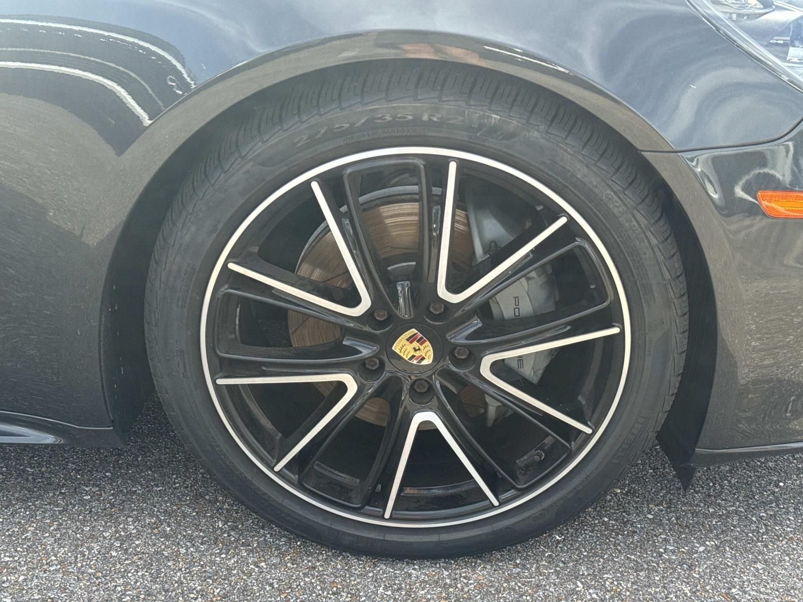 Used 2018  Porsche 4S image 4