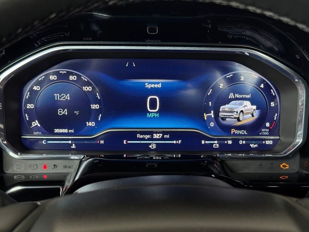 Used 2025 White Chevrolet LT image 32