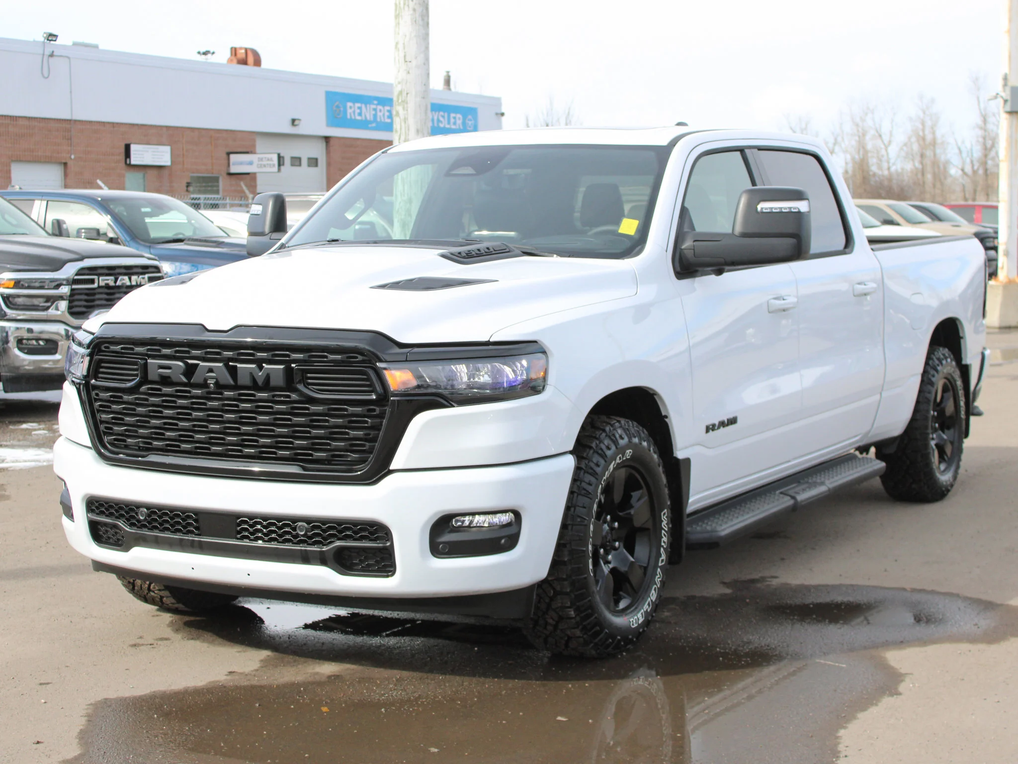 Certified Used 2025 White RAM Sport * Twin Turbo | 420 HP | Trailer Tow Group  | Night Edition | Heated Seats | Apple CarPlay image 12