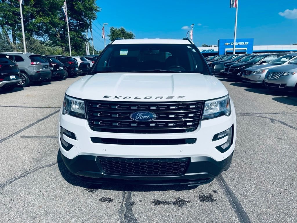 Used 2017 White Ford XLT image 10